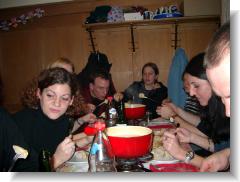 003_Gruppe_beim_Fondue